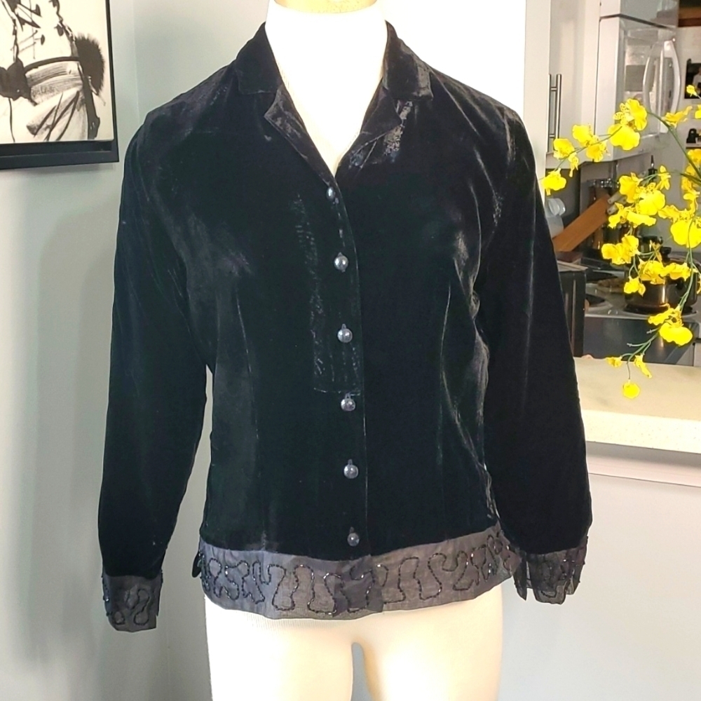 ANNE CARSON, vintage NWT black velvet top/jacket. GOTH 8P. Chiffon beaded trim.